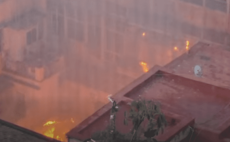 fiamme teatro Sannazaro napoli