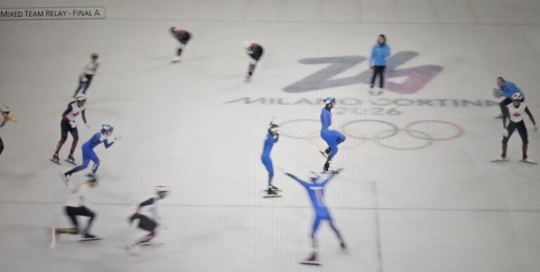 italia oro staffetta mista