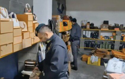 Cremano scoperto Showroom falso