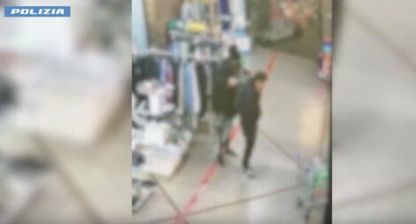 Video Rapina fucile canne