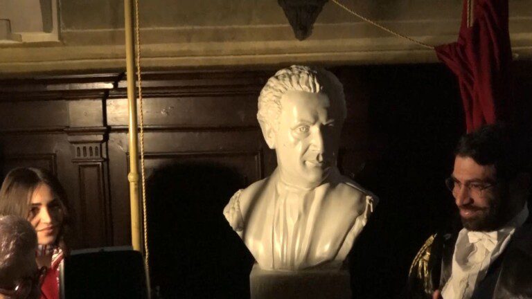 Vincenzo Siniscalchi busto castel Capuano