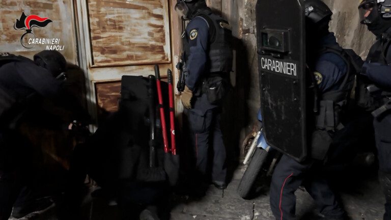 blitz notte camorra quartieri