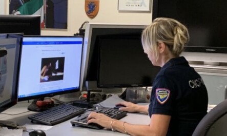 Pedopornografia online arresti Napoli