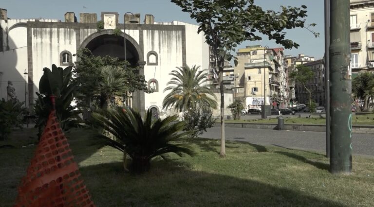 sicurezza porta capuana