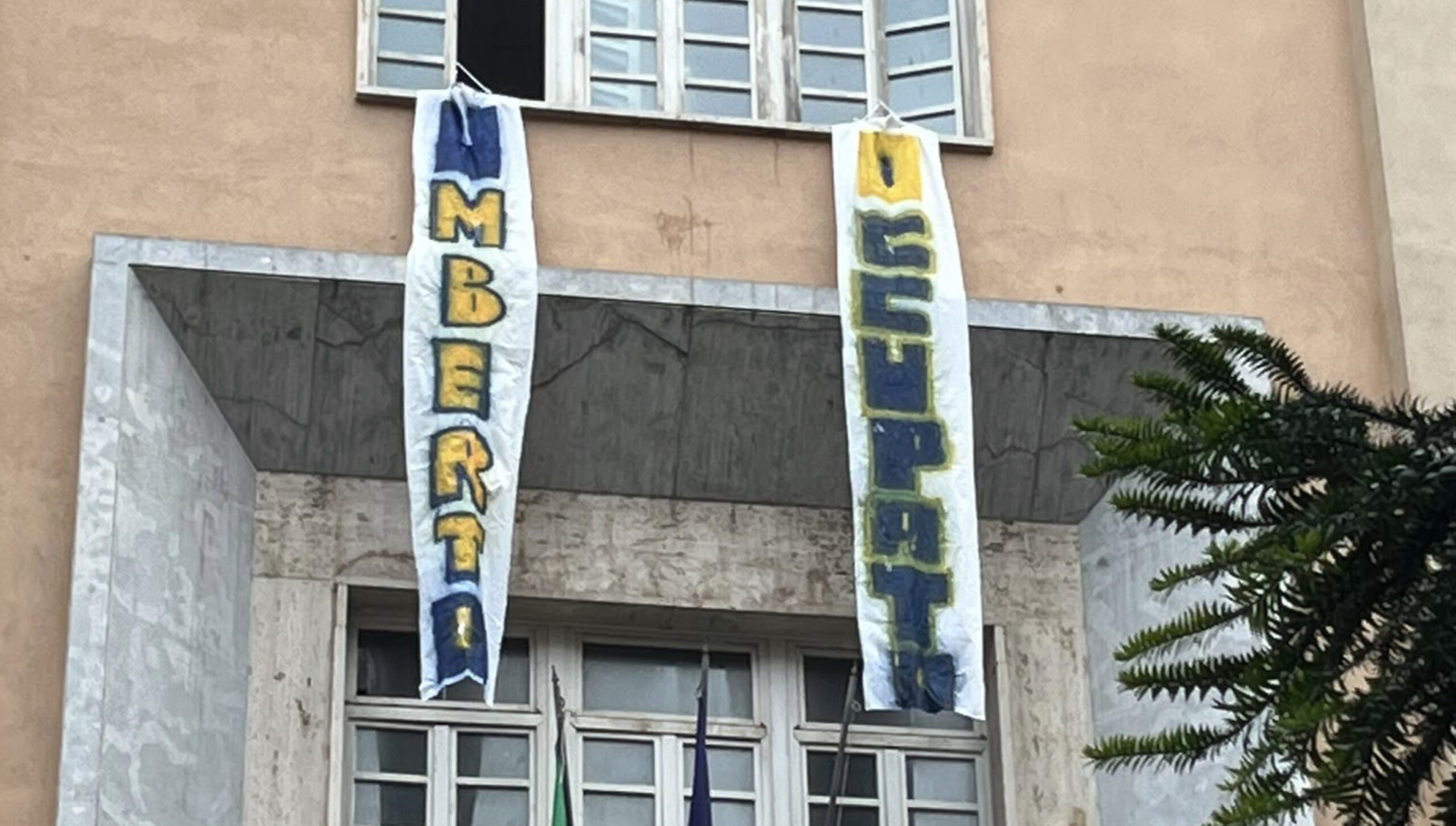 Napoli occupato liceo Umberto